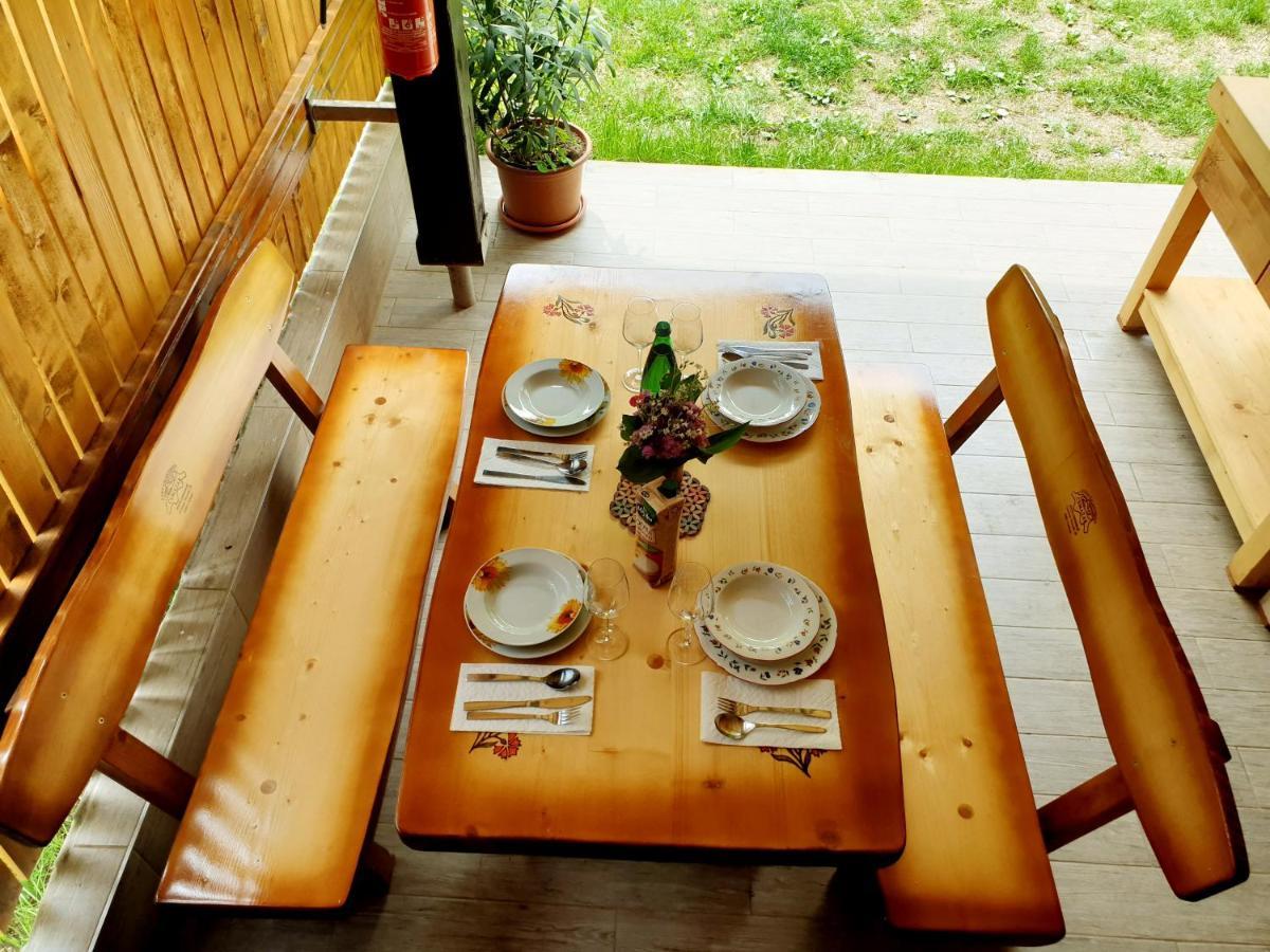 Apartment And Garden House Among The Mountains Podbrdo Exterior foto